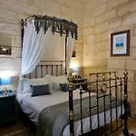 Myrtle - Authentic Experience * Valletta